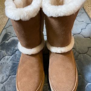 Ugg plush Boots Women size 7 NEW